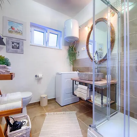 Dubra Apartment *