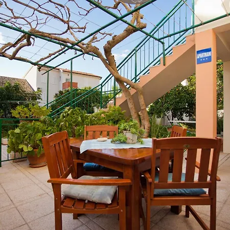 Dubra Apartment